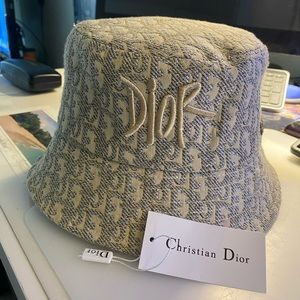 Dior bucket hat
